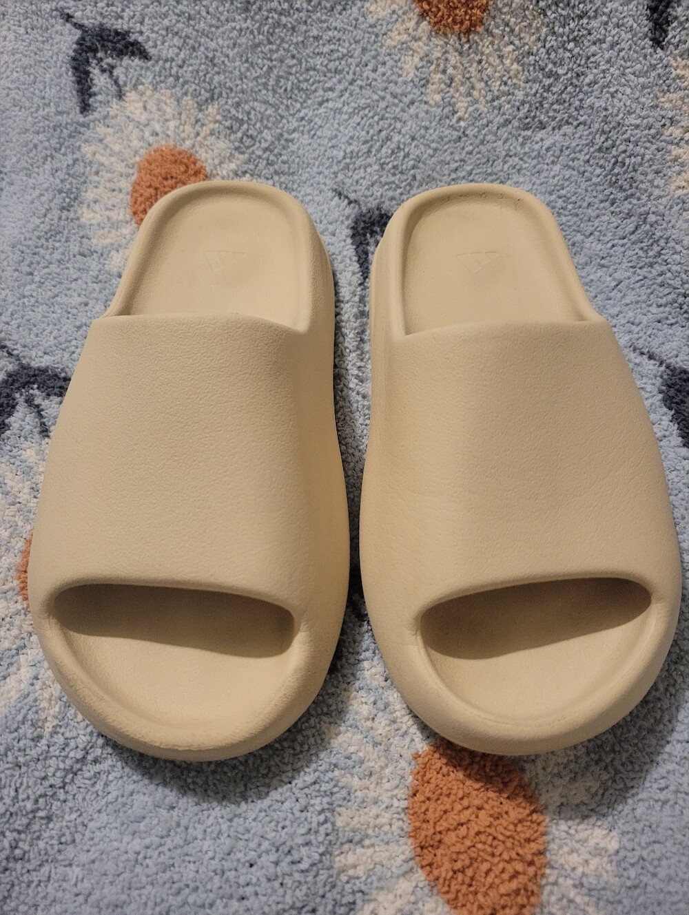 YEEZY Cream Slide Sandals